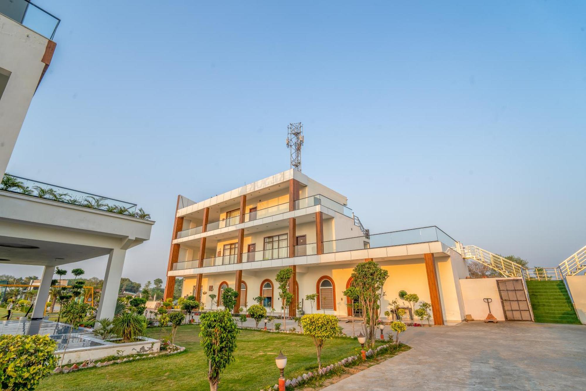 Royal Delight Resort Madina Exterior photo
